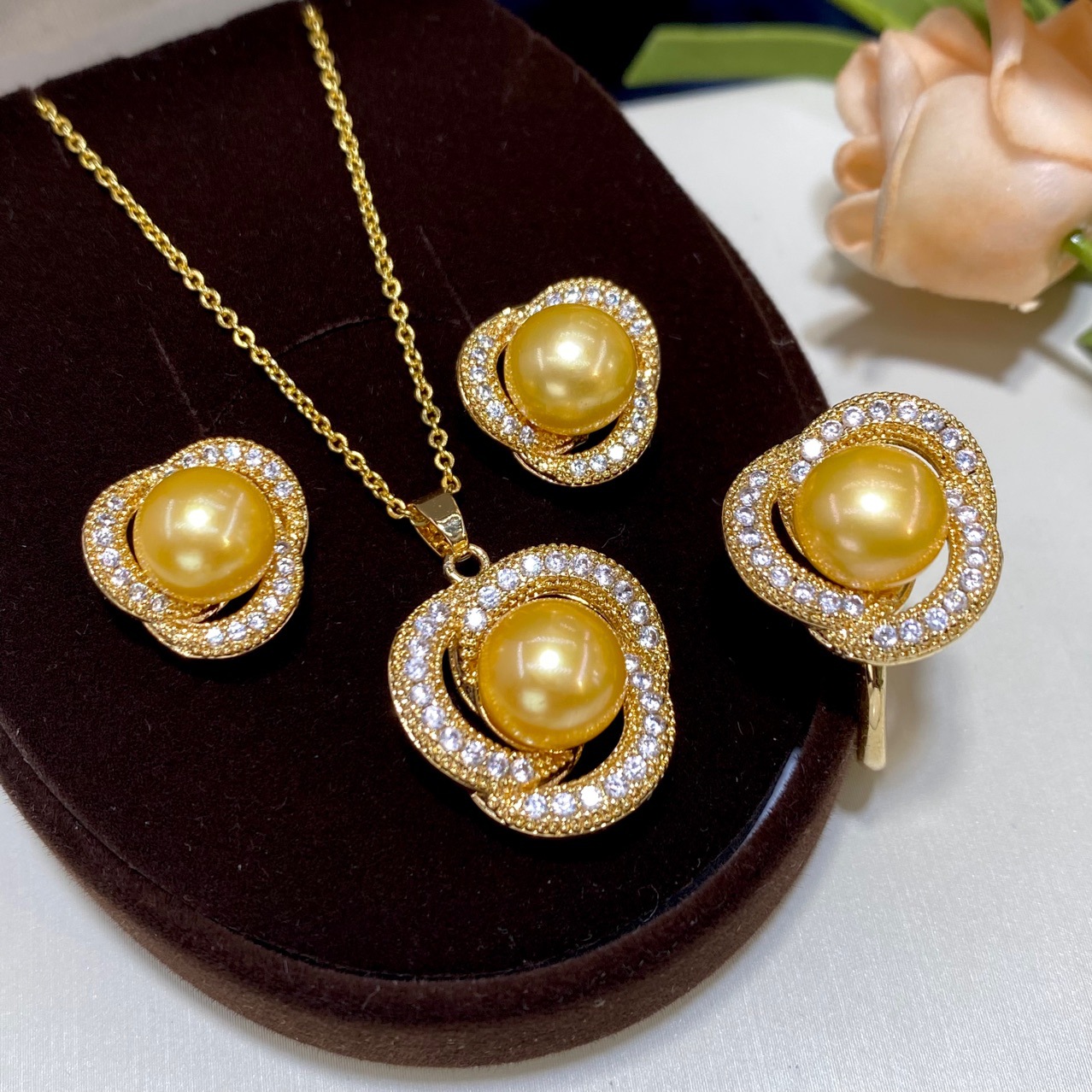 Набор украшений из пресноводно – обзор и цена Pearl Necklace Set